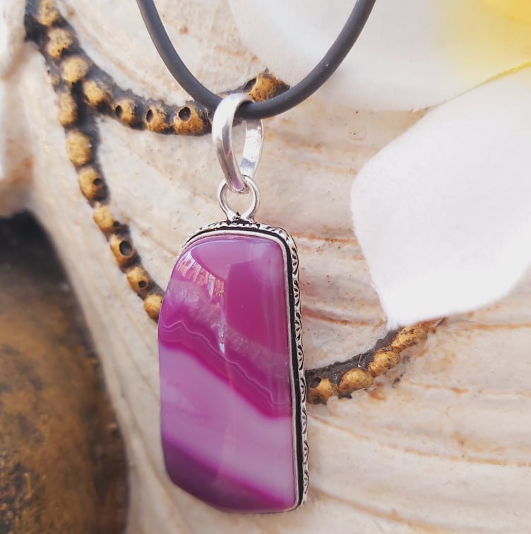 Agate Grounding & Protection Gemstone Pendant (E1900)