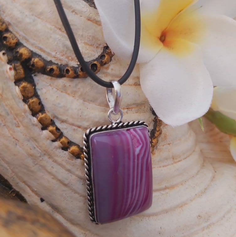 Agate Grounding & Protection Gemstone Pendant (E1902)
