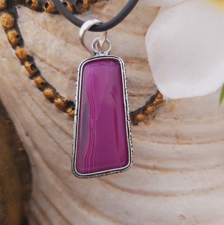 Agate Grounding & Protection Gemstone Pendant (E1904)