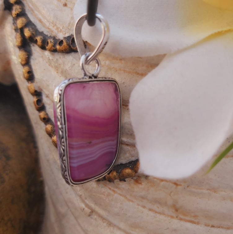 Agate Grounding & Protection Gemstone Pendant (E1907)