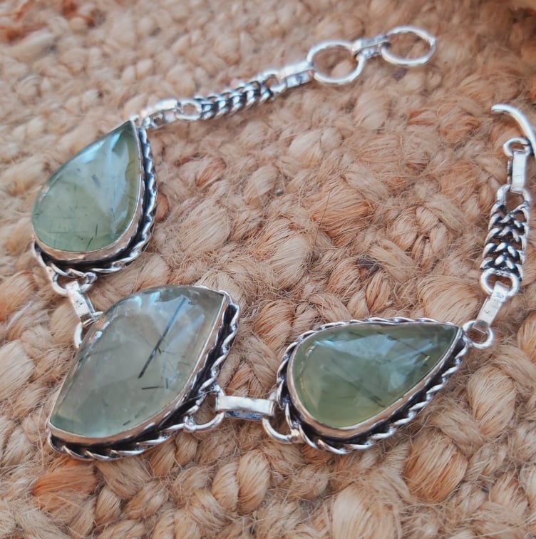 Prehnite Heart Chakra Bracelet 19 cm (E1953)