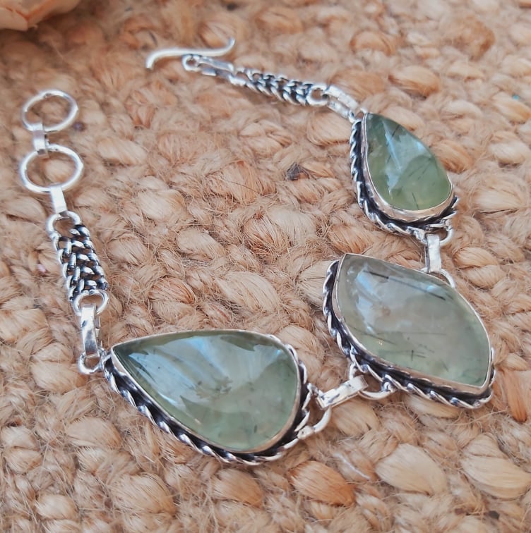 Prehnite Heart Chakra Bracelet 19 cm (E1953)