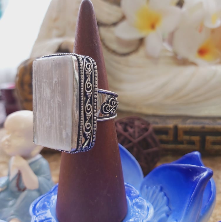 Selenite Third Eye Ring  Size US 8.5 (E2035)