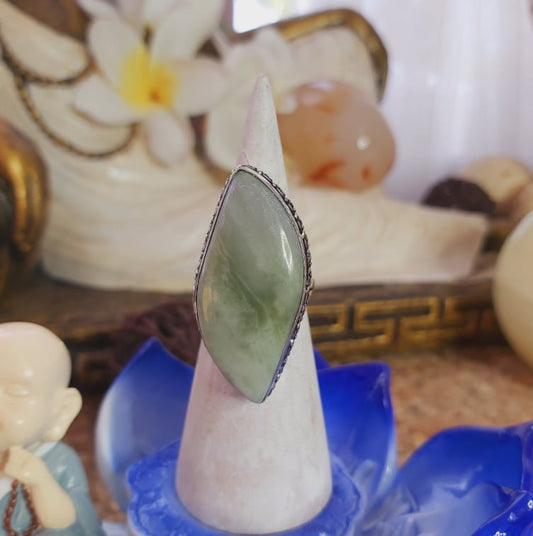 Larsonite Spiritual Grounding Gemstone Ring Size US 8 (E2051)