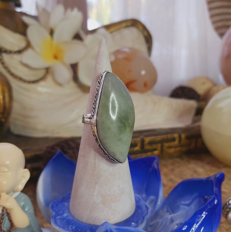 Larsonite Spiritual Grounding Gemstone Ring Size US 8 (E2051)