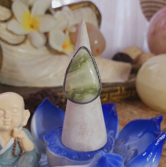 Larsonite Spiritual Grounding Gemstone Ring Size US 8 (E2052)