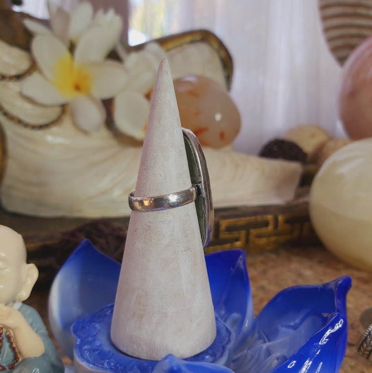 Larsonite Spiritual Grounding Gemstone Ring Size US 8 (E2053)
