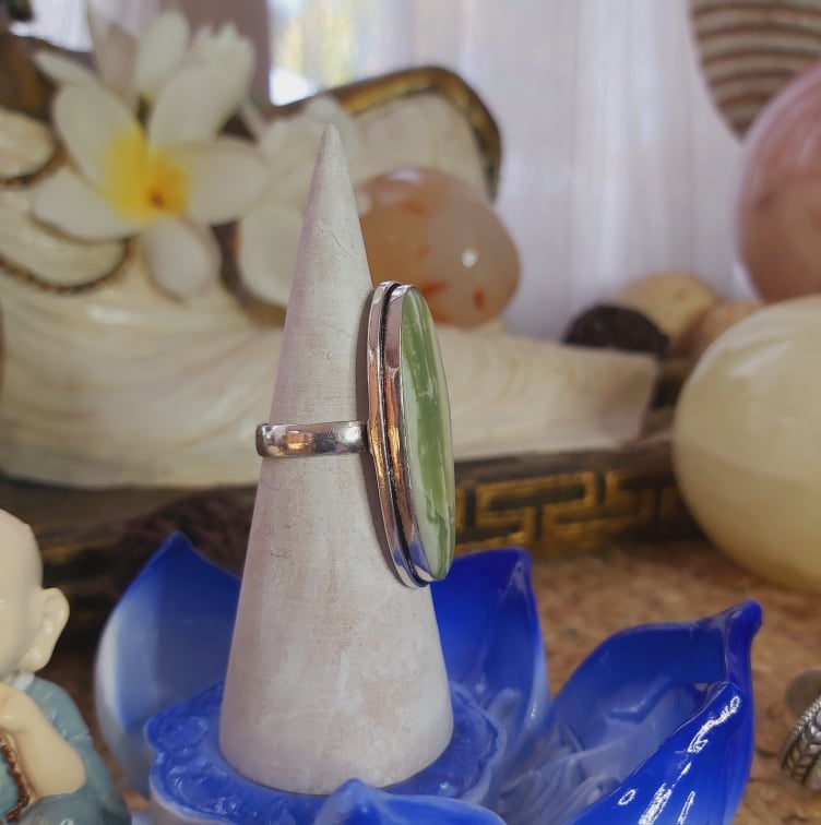 Larsonite Spiritual Grounding Gemstone Ring Size US 8 (E2053)