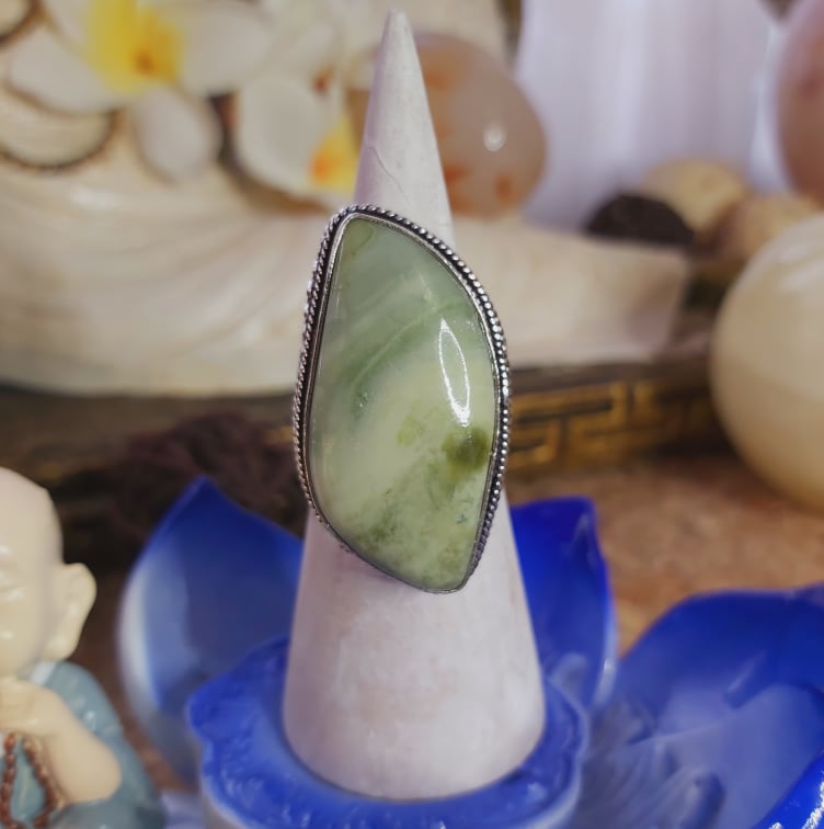 Larsonite Spiritual Grounding Gemstone Ring Size US 9 (E2056)