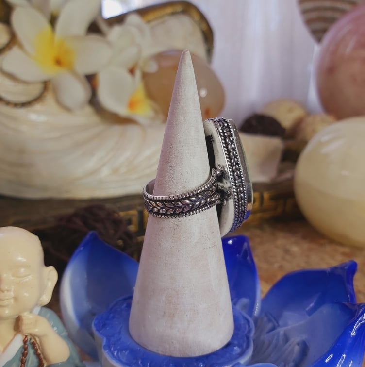 Larsonite Spiritual Grounding Gemstone Ring Size US 9 (E2056)