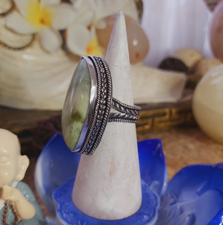 Larsonite Spiritual Grounding Gemstone Ring Size US 9 (E2056)