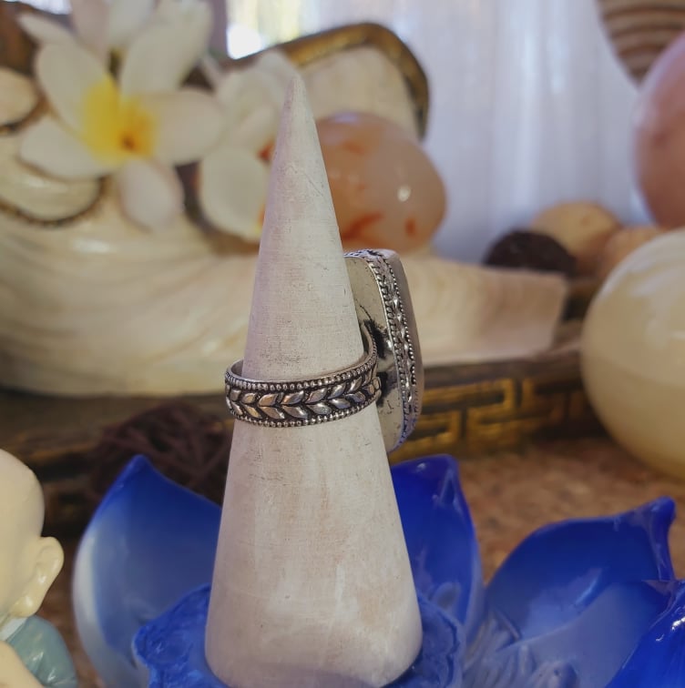 Agate Physical Wellbeing Gemstone Ring US 9 (E2093)