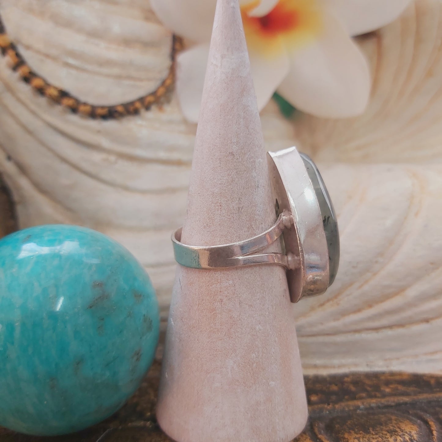 Prehnite Heart Chakra Gemstone Ring US 9 (E2157)