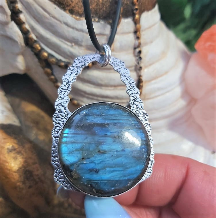 Labradorite Psychic Protection Gemstone Pendant (E2298)