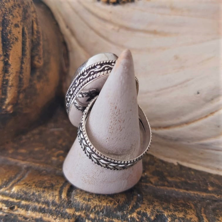 Larsonite Spiritual Grounding Gemstone Ring Size US 10 (E2371)
