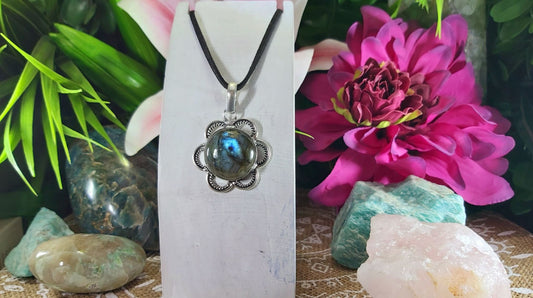 Labradorite Intuition & Protection Pendant (E992)