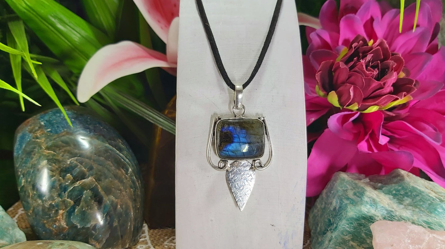 Labradorite Intuition & Protection Pendant (E994)