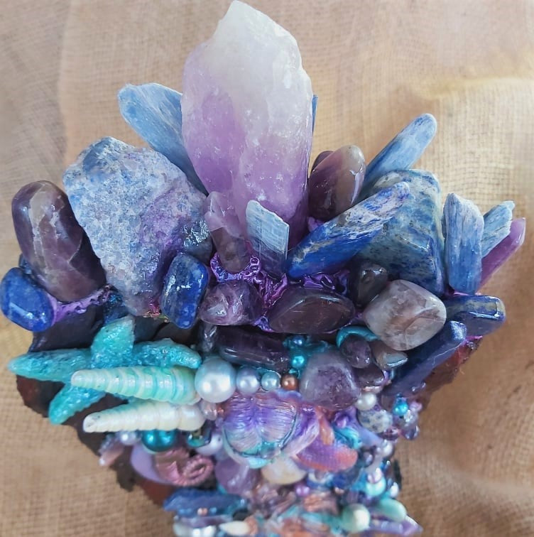 Handmade Crystal Sculpture Decor – Amethyst, Kyanite, & Lapis Lazuli (Deco 2)