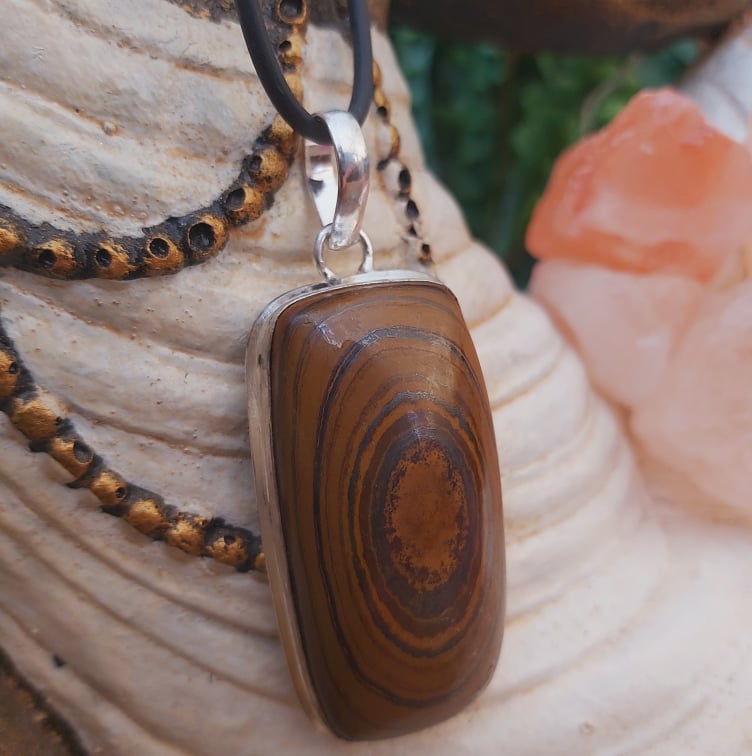 Tiger Eye Gemstone Pendant Necklace (E2270)