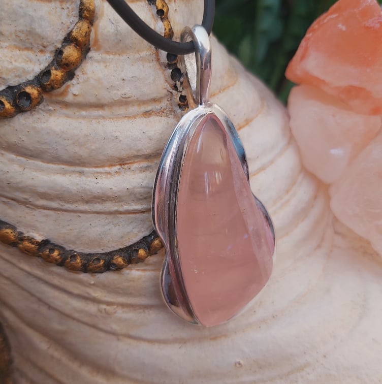 Rose Quartz True Love Gemstone Pendant (E2274)
