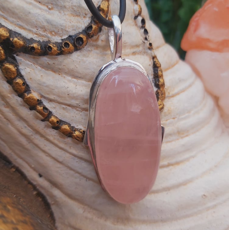 Rose Quartz True Love Gemstone Pendant (E2277)