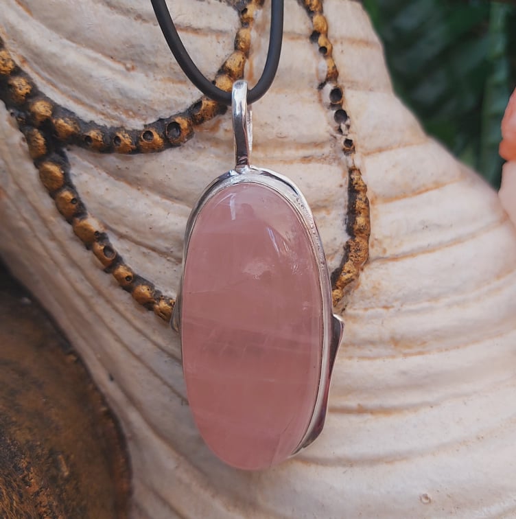 Rose Quartz True Love Gemstone Pendant (E2277)