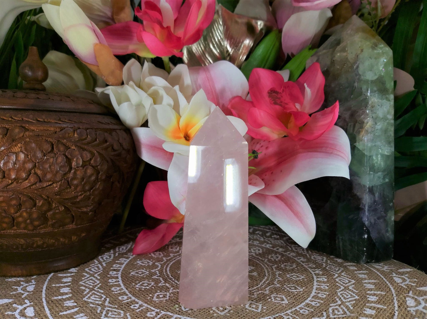 Rose Quartz Crystal 350 gms (GEM12)