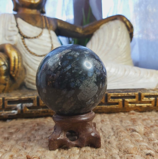 Que Sera Gemstone Sphere 362 gms (GEM220)