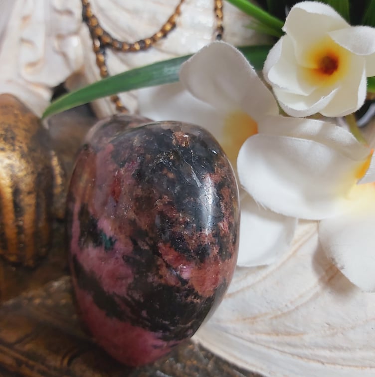 Rhodonite Heart Crystal 437 gms (GEM243)