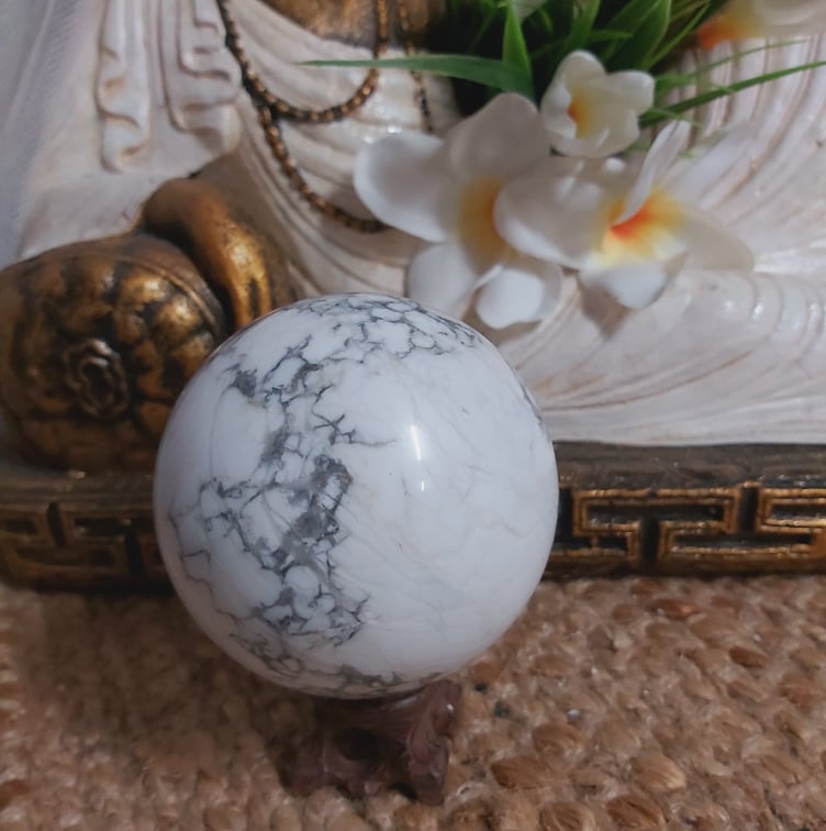 Howlite Crown Chakra Gemstone 627 gms (GEM244)