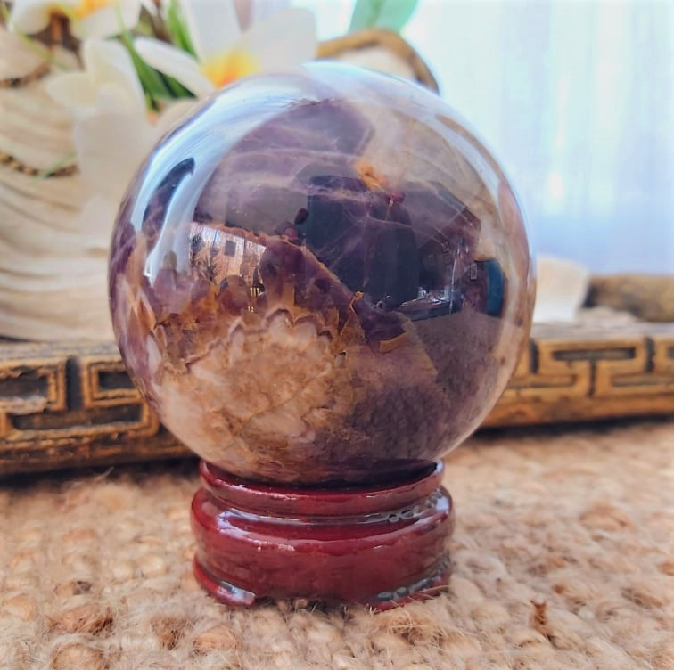 Chevron Amethyst Protection Goddess 782 gms (GEM276)