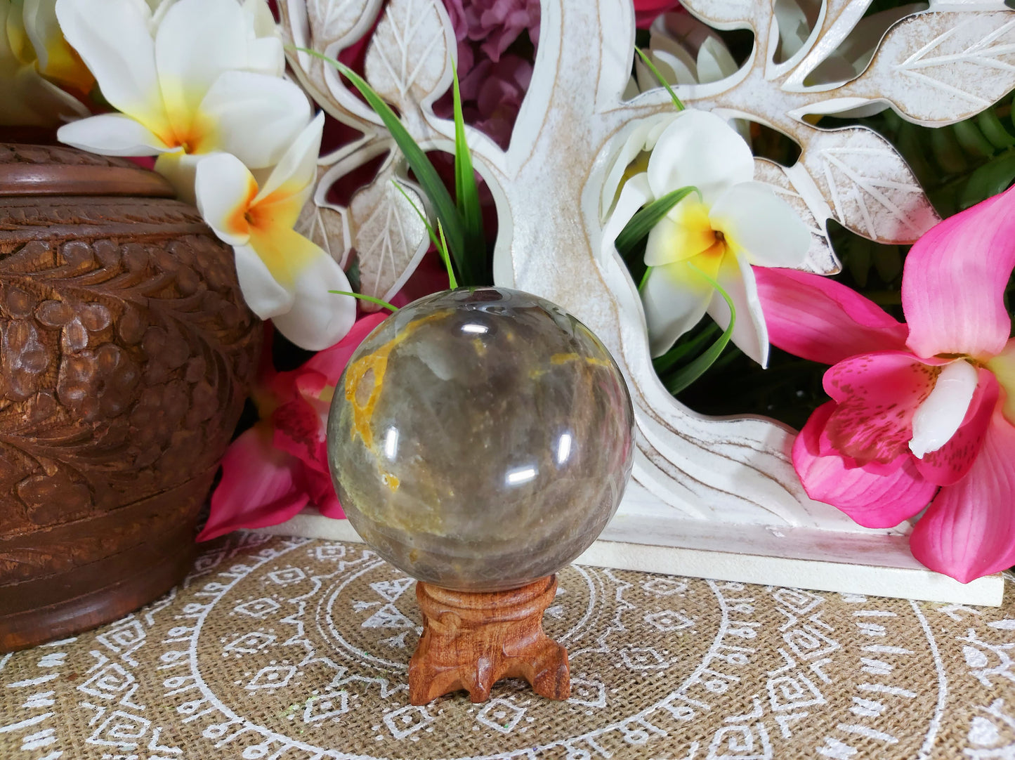 Black Moonstone Spiritual Wisdom Crystal 435 gms (GEM44)