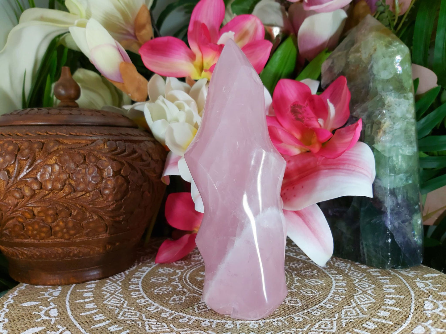 Rose Quartz Crystal 767 gms (GEM53)