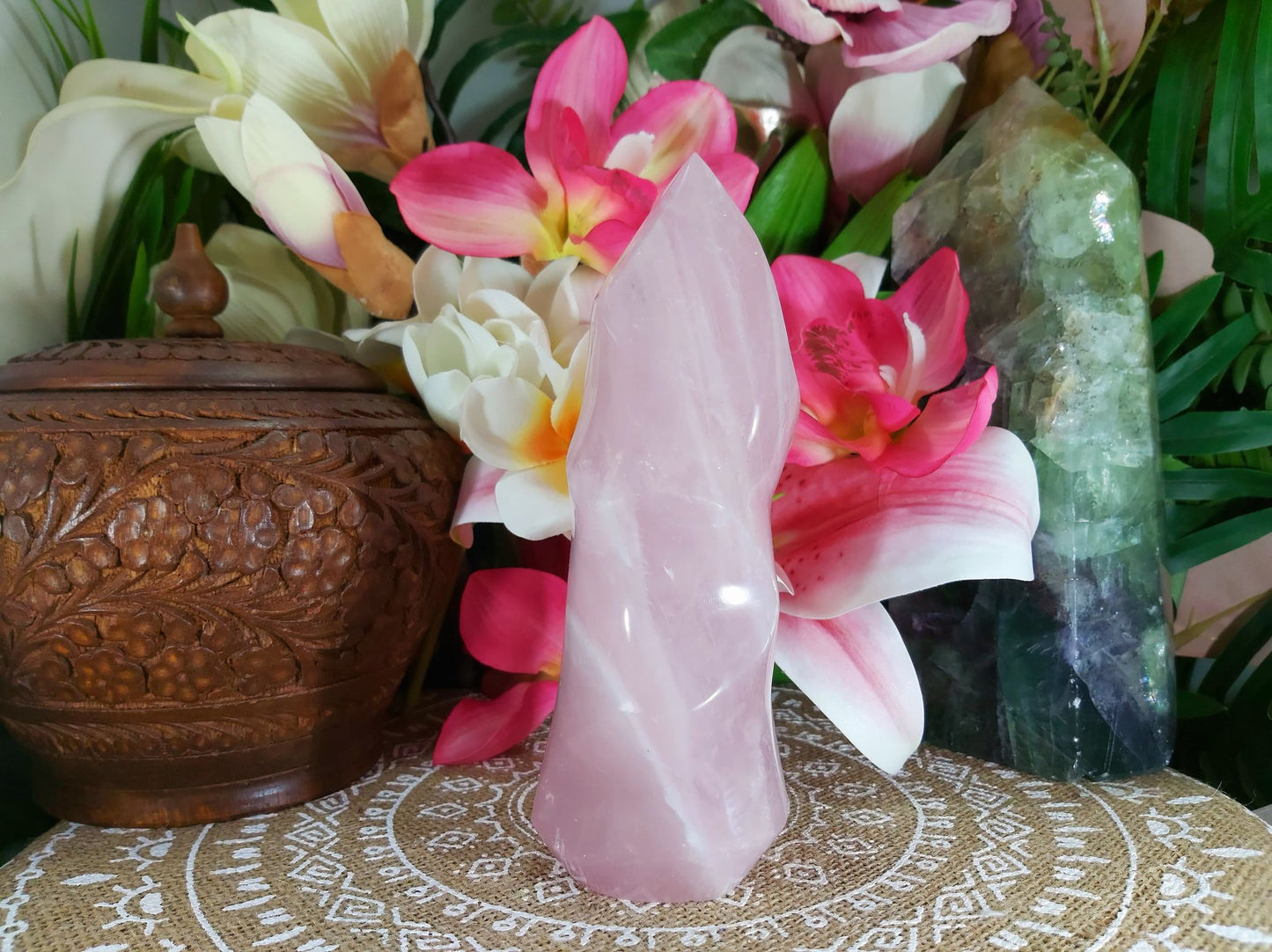 Rose Quartz Crystal 767 gms (GEM53)