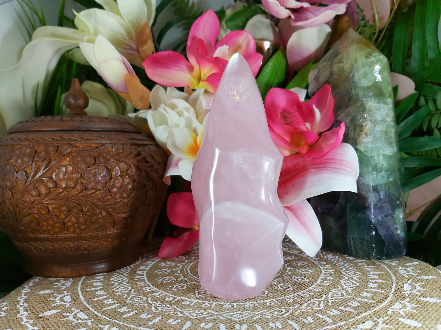 Rose Quartz Crystal 767 gms (GEM53)