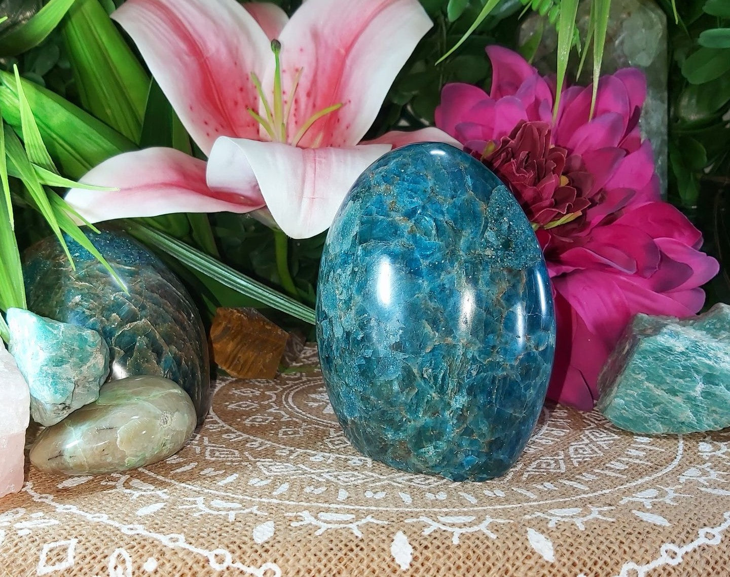 Apatite Third Eye Chakra Gemstone 871 gms (GEM84)