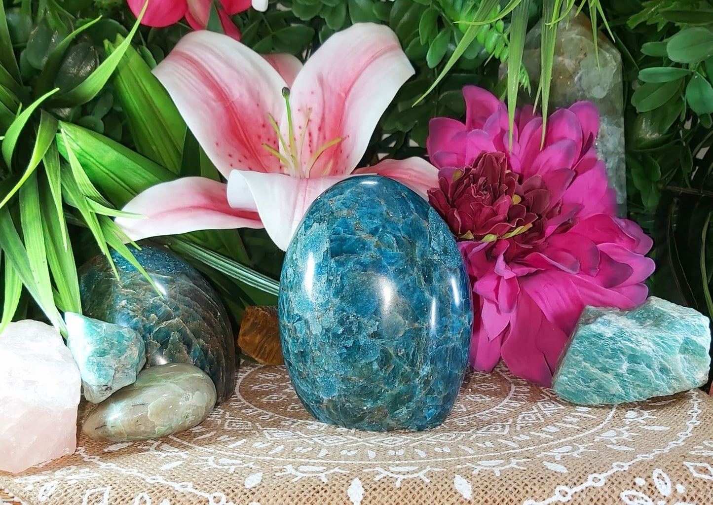 Apatite Third Eye Chakra Gemstone 871 gms (GEM84)