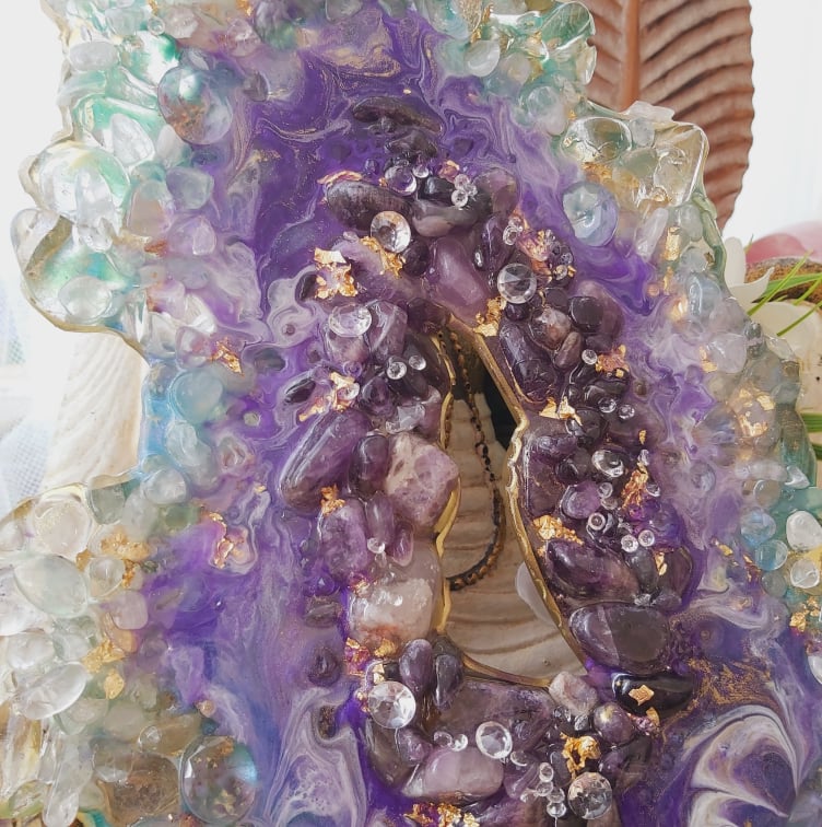 Amethyst & Clear Quartz Gemstone & Resin Geode Decor (GEO2)